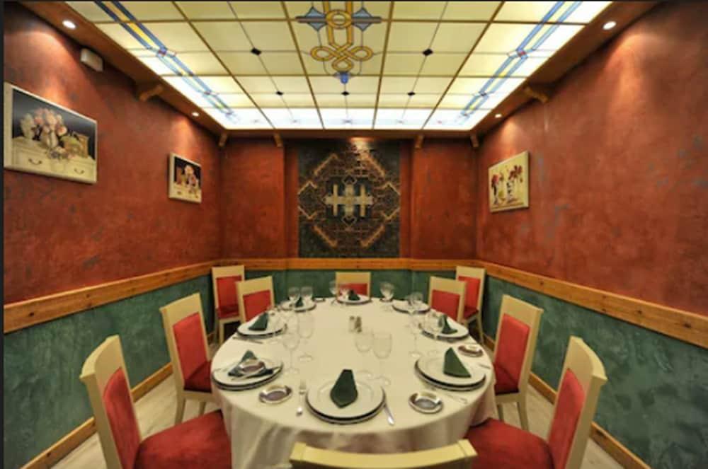 Hotel Lozano Antequera Luaran gambar