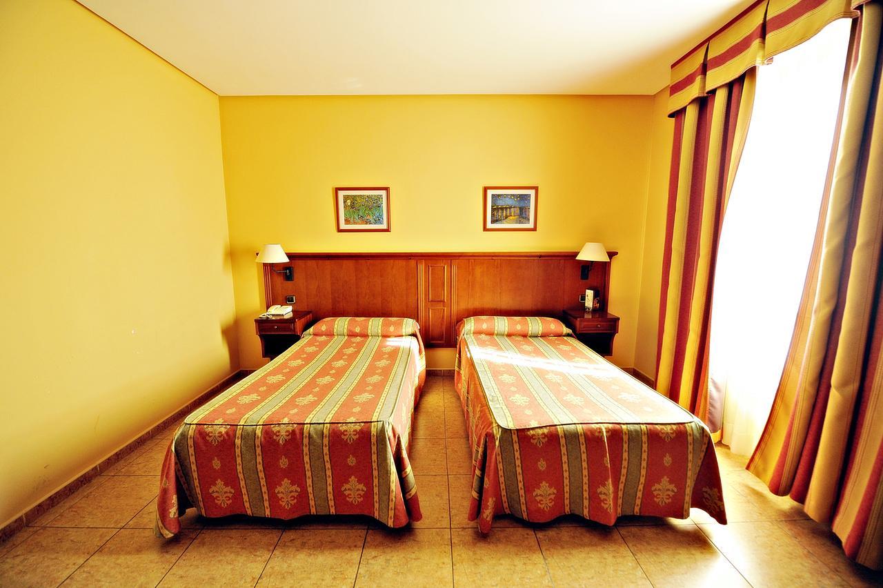 Hotel Lozano Antequera Luaran gambar